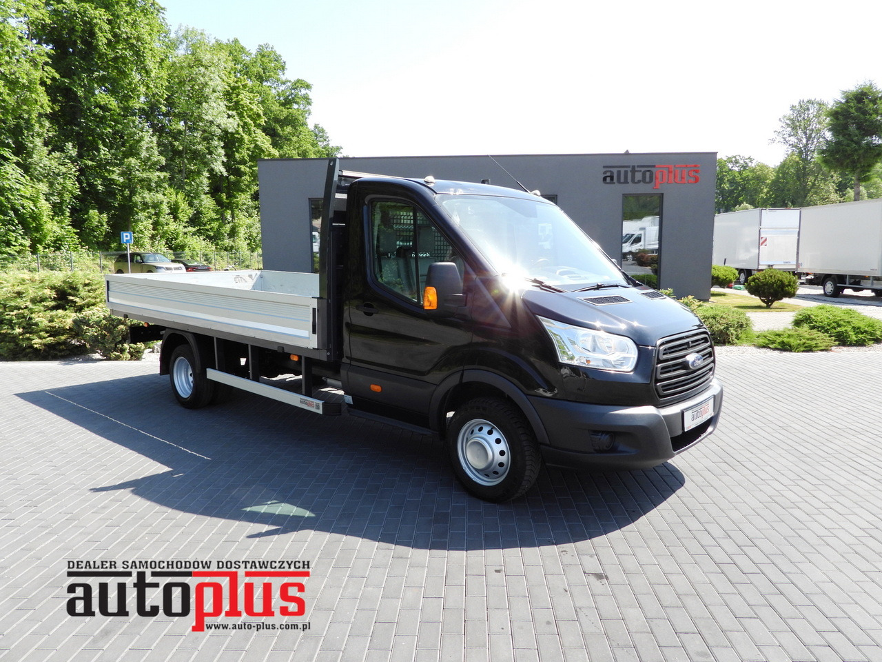 FORD TRANSIT STAKE BODY 8 PALLETS CRUISE CONTROL TWIN WHEELS AIR CONDITIONING 125HP - 平板货车:图1 FORD TRANSIT STAKE BODY 8 PALLETS CRUISE CONTROL TWIN WHEELS AIR CONDITIONING 125HP - 平板货车:图1