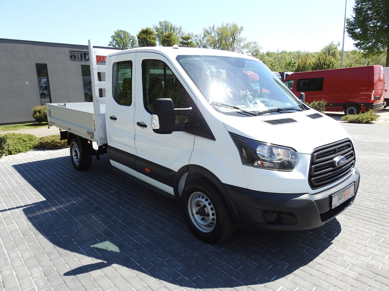 FORD TRANSIT STAKE BODY DOUBLE CABIN DOKA 7 SEATS AIR CONDITIONING 130HP - 康比货车:图4 FORD TRANSIT STAKE BODY DOUBLE CABIN DOKA 7 SEATS AIR CONDITIONING 130HP - 康比货车:图4