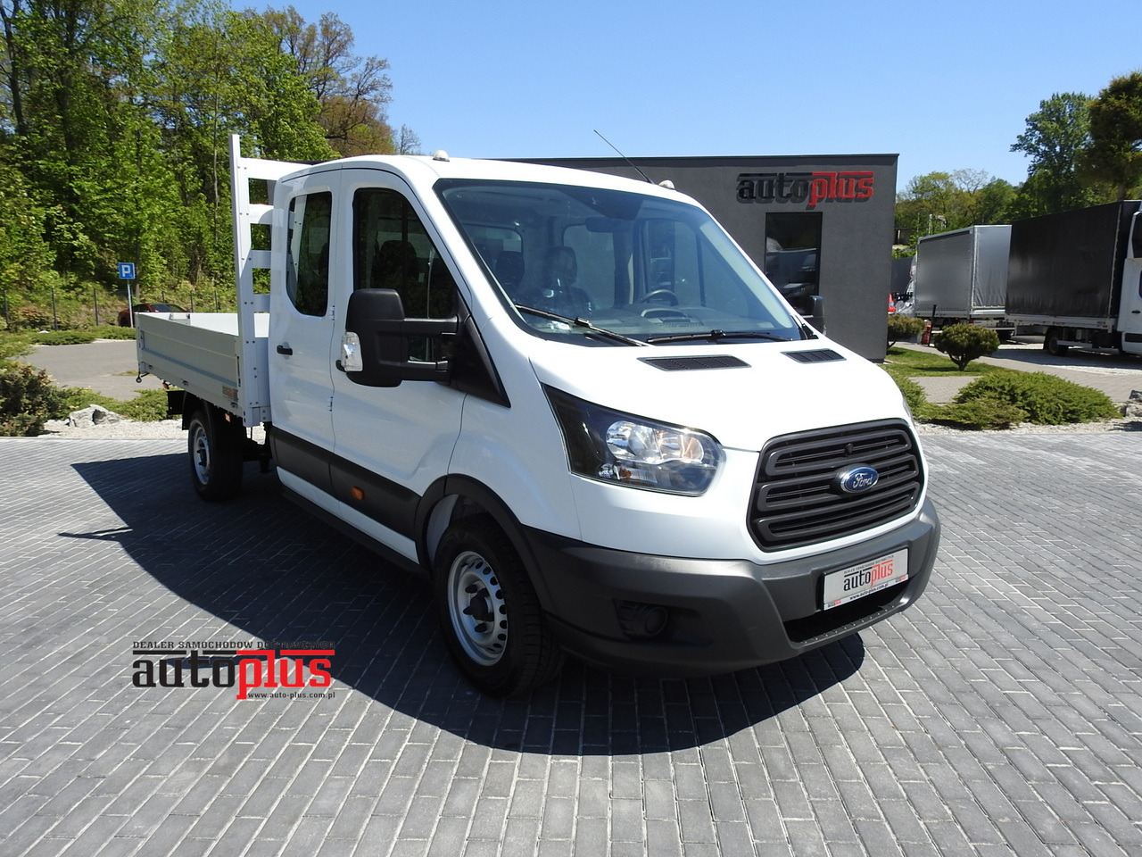 FORD TRANSIT STAKE BODY DOUBLE CABIN DOKA 7 SEATS AIR CONDITIONING 130HP - 康比货车:图1 FORD TRANSIT STAKE BODY DOUBLE CABIN DOKA 7 SEATS AIR CONDITIONING 130HP - 康比货车:图1