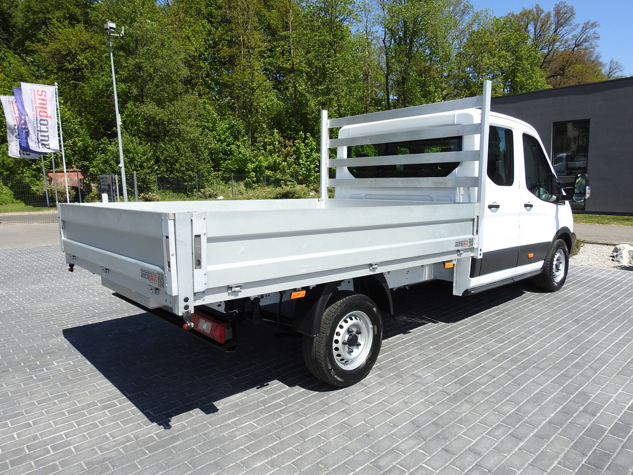 FORD TRANSIT STAKE BODY DOUBLE CABIN DOKA 7 SEATS AIR CONDITIONING 130HP - 康比货车:图3 FORD TRANSIT STAKE BODY DOUBLE CABIN DOKA 7 SEATS AIR CONDITIONING 130HP - 康比货车:图3