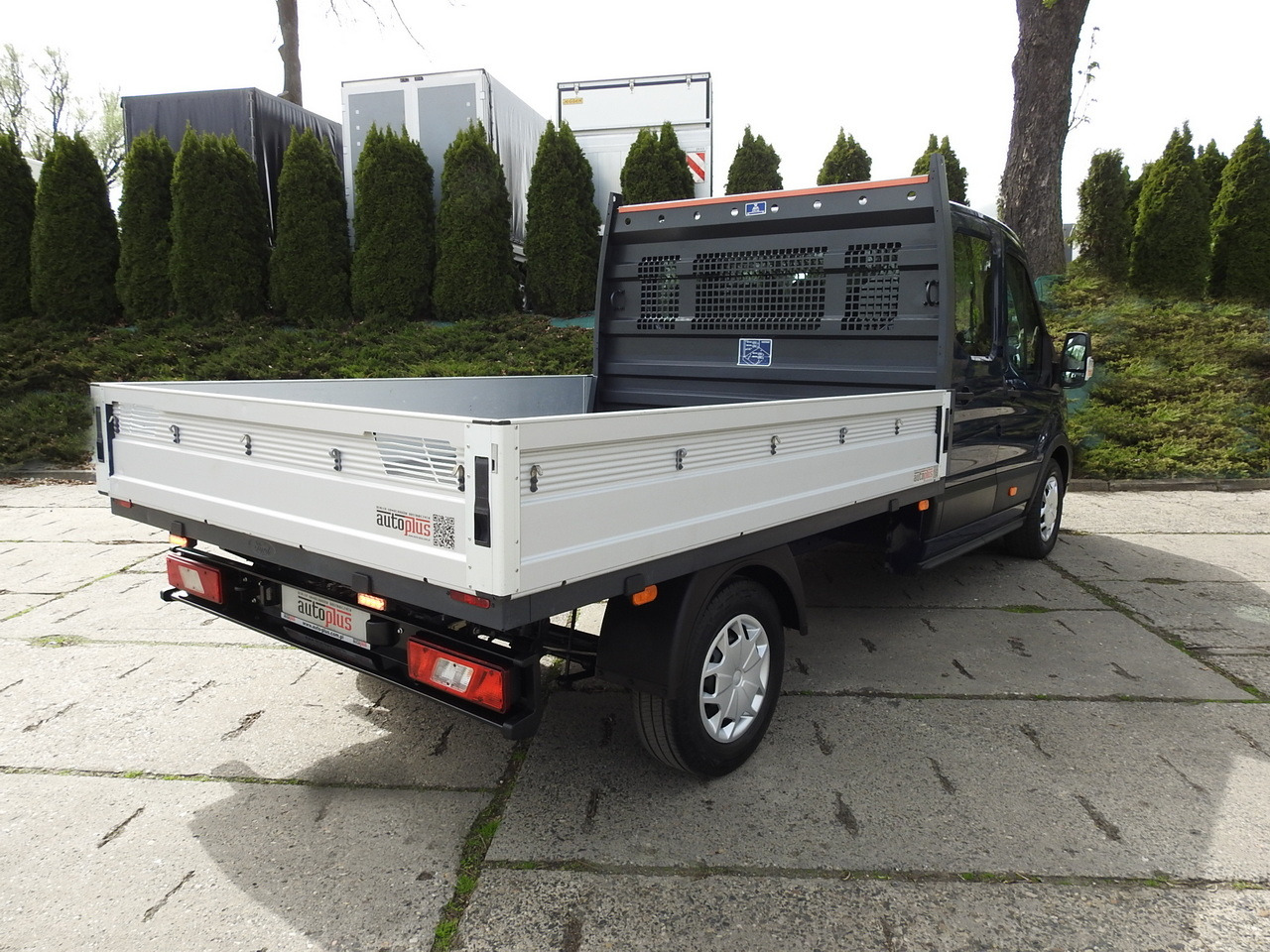 FORD TRANSIT STAKE BODY DOUBLE CABIN DOKA 7 SEATS CRUISE CONTROL AIR CONDITIONING LED LIGHTS 130HP - 平板货车:图3 FORD TRANSIT STAKE BODY DOUBLE CABIN DOKA 7 SEATS CRUISE CONTROL AIR CONDITIONING LED LIGHTS 130HP - 平板货车:图3