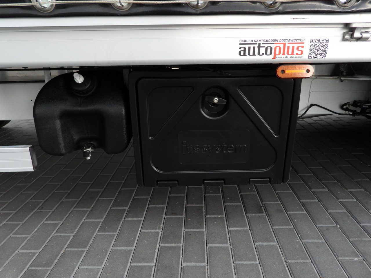 侧帘货车 FORD TRANSIT  TARPAULIN 10 PALLETS WEBASTO CRUISE CONTROL LED LIGHTS PNEUMATICS AIR CONDITIONING  160HP：图24
