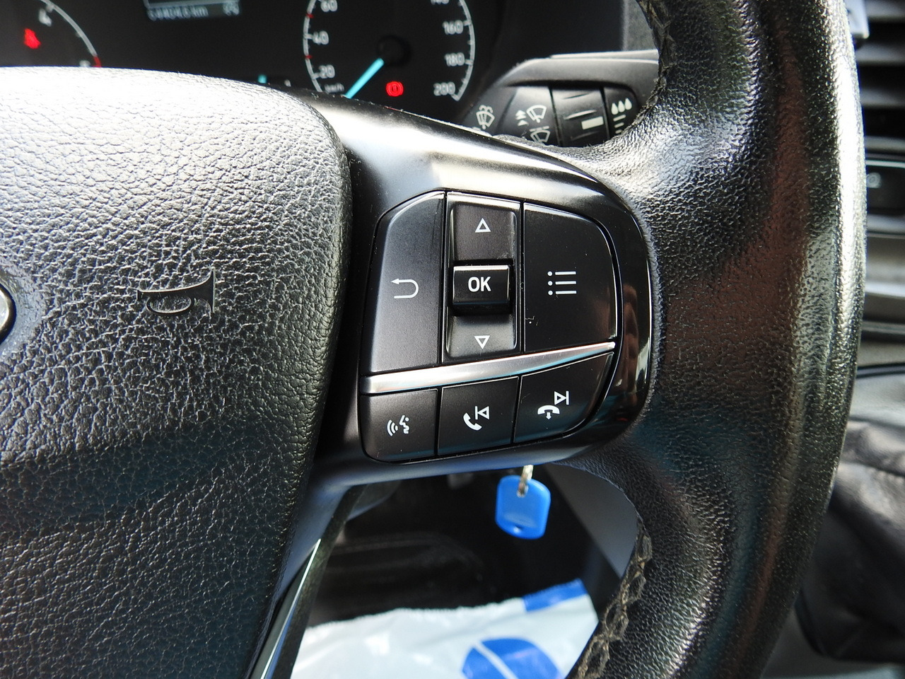 翻斗货车 FORD TRANSIT TIPPER CRUISE CONTROL AIR CONDITIONING TWIN WHEELS  170HP：图32