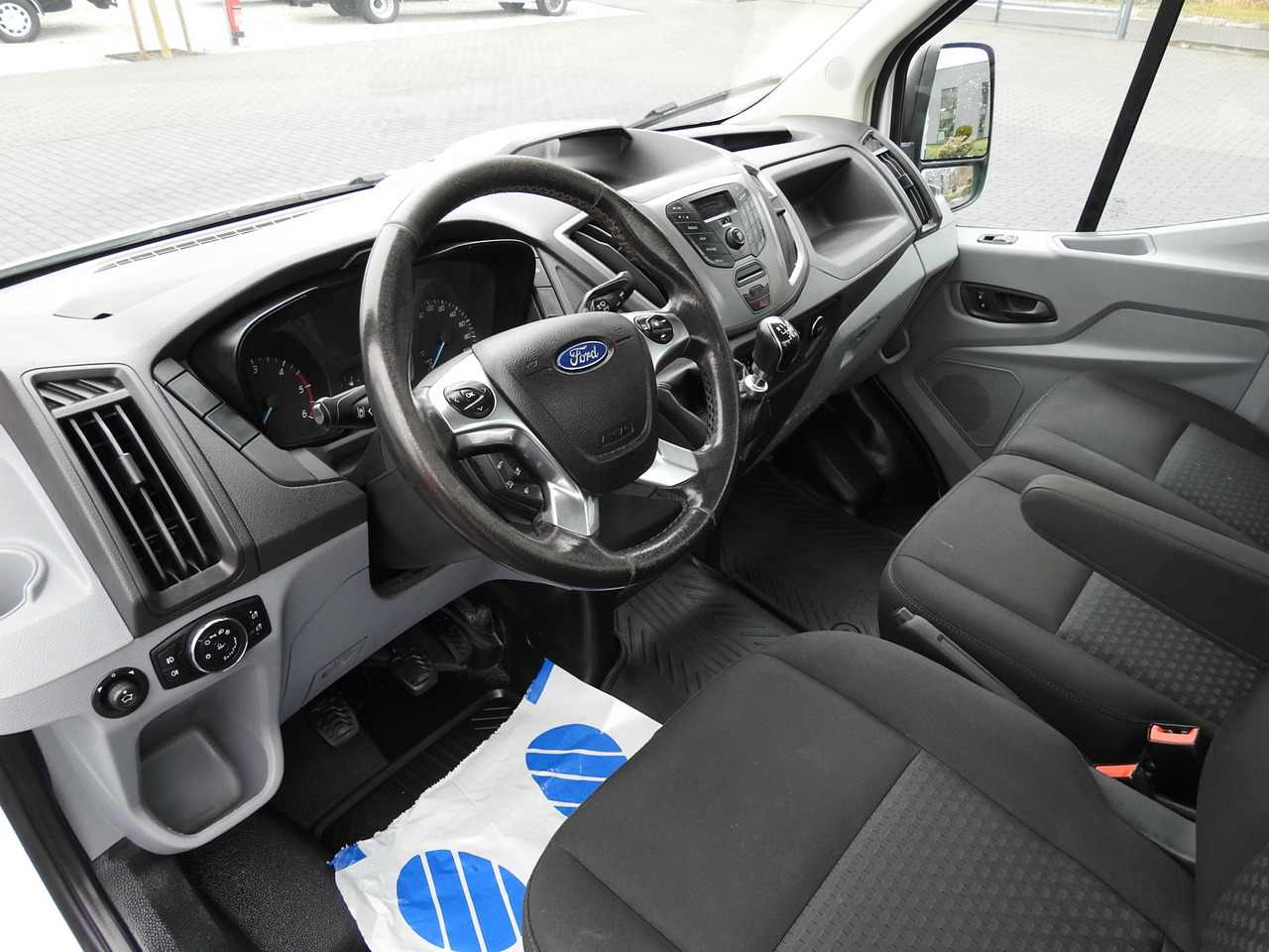 FORD TRANSIT TIPPER CRUISE CONTROL AIR CONDITIONING TWIN WHEELS 170HP - 翻斗货车:图2 FORD TRANSIT TIPPER CRUISE CONTROL AIR CONDITIONING TWIN WHEELS 170HP - 翻斗货车:图2