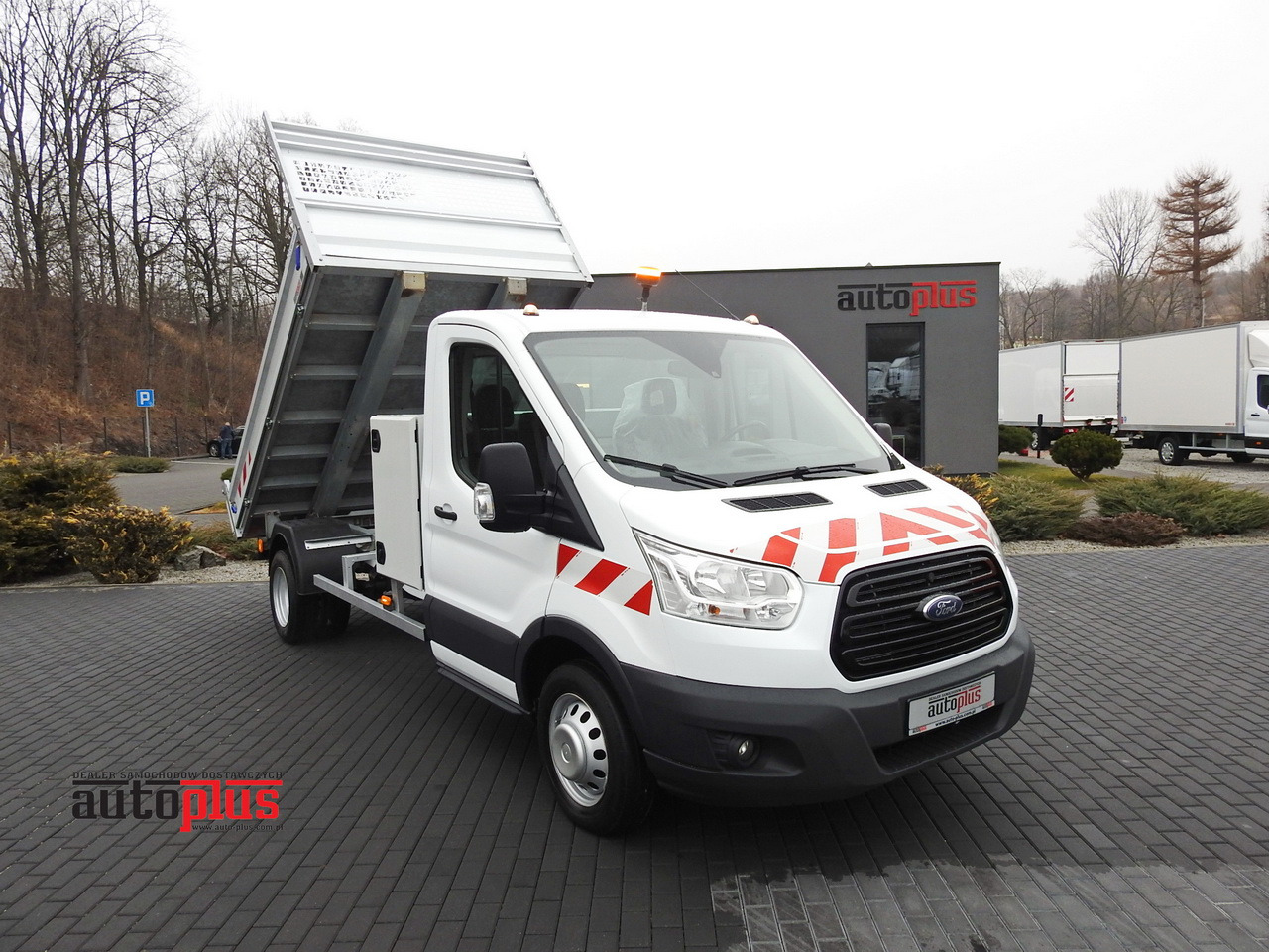 FORD TRANSIT TIPPER CRUISE CONTROL AIR CONDITIONING TWIN WHEELS 170HP - 翻斗货车:图1 FORD TRANSIT TIPPER CRUISE CONTROL AIR CONDITIONING TWIN WHEELS 170HP - 翻斗货车:图1