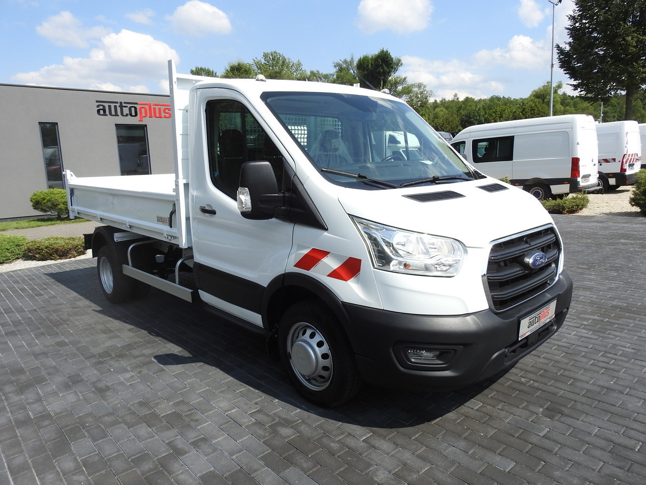 FORD TRANSIT TIPPER CRUISE CONTROL AIR CONDITIONING TWIN WHEELS 170HP - 翻斗货车:图4 FORD TRANSIT TIPPER CRUISE CONTROL AIR CONDITIONING TWIN WHEELS 170HP - 翻斗货车:图4