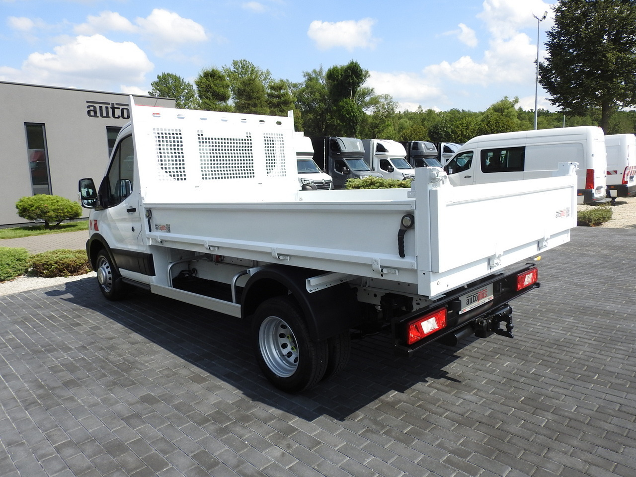 翻斗货车 FORD TRANSIT TIPPER CRUISE CONTROL AIR CONDITIONING TWIN WHEELS  170HP：图9