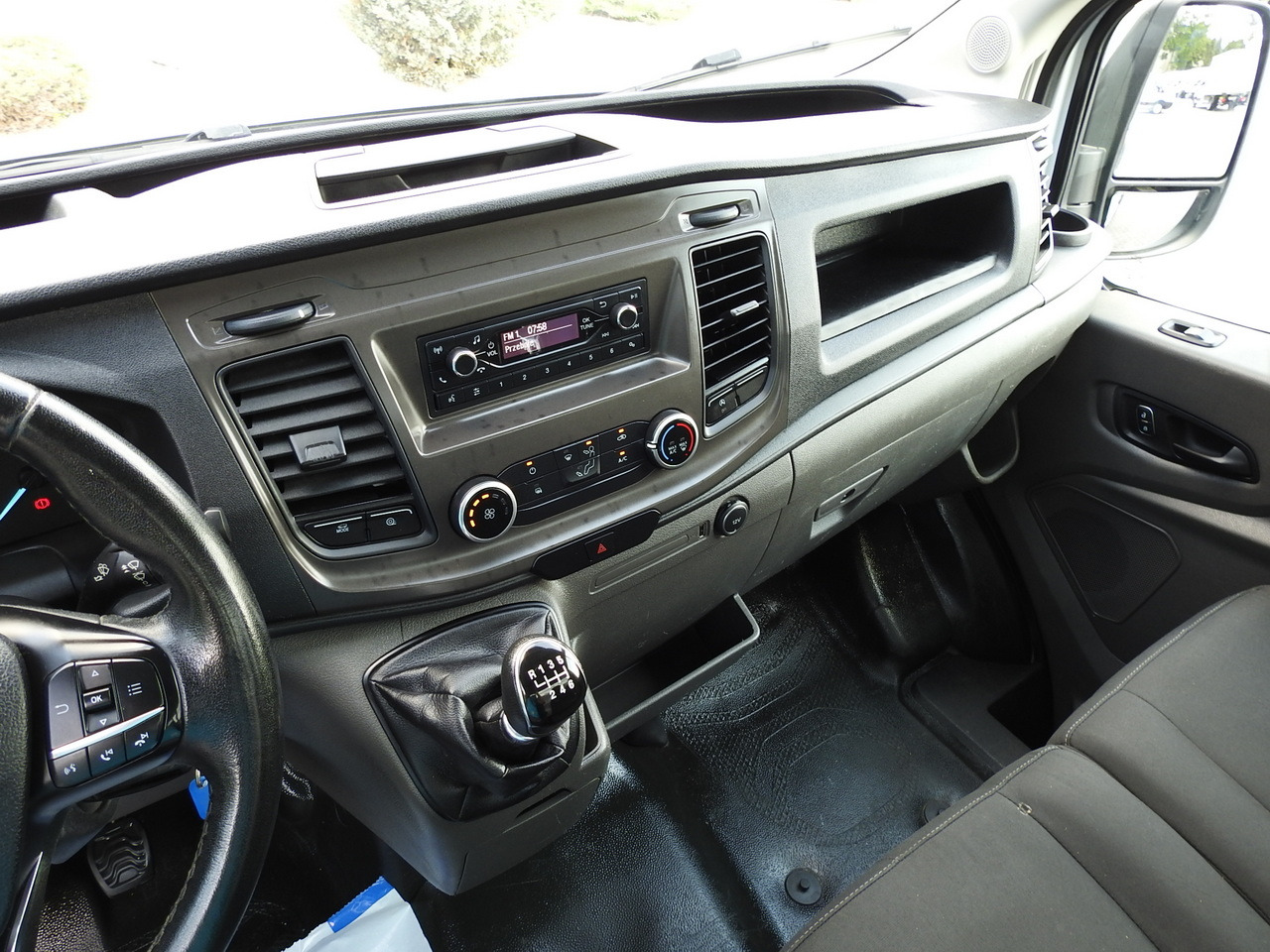 翻斗货车 FORD TRANSIT TIPPER CRUISE CONTROL AIR CONDITIONING TWIN WHEELS  170HP：图33