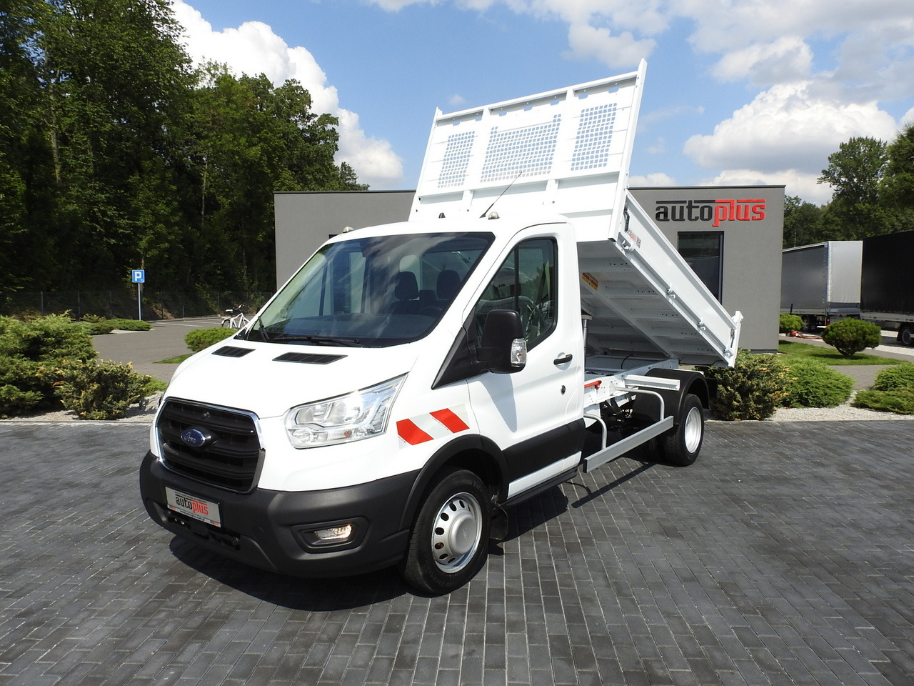 翻斗货车 FORD TRANSIT TIPPER CRUISE CONTROL AIR CONDITIONING TWIN WHEELS  170HP：图17