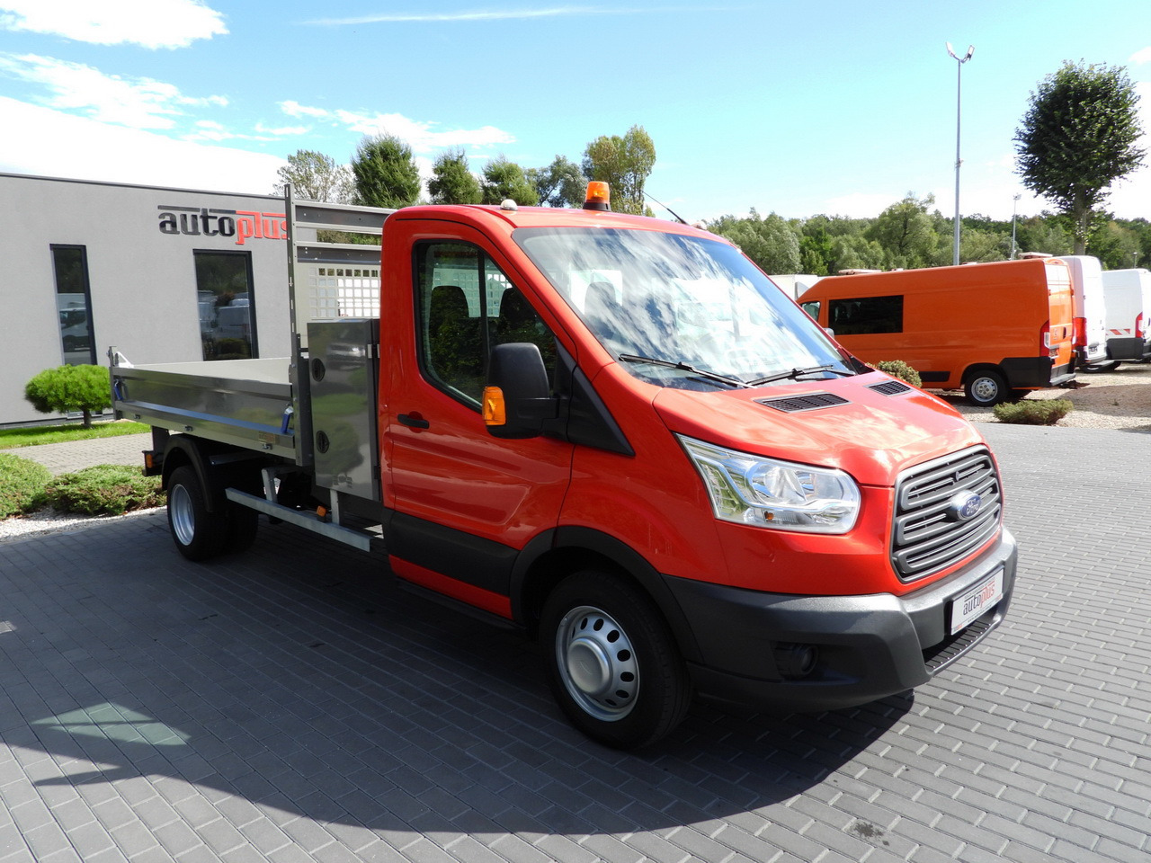 FORD TRANSIT TIPPER CRUISE CONTROL LED LIGHTS TWIN WHEELS AIR CONDITIONING 170HP - 翻斗货车:图4 FORD TRANSIT TIPPER CRUISE CONTROL LED LIGHTS TWIN WHEELS AIR CONDITIONING 170HP - 翻斗货车:图4