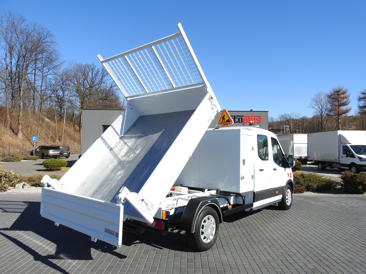 FORD TRANSIT TIPPER DOUBLE CABIN DOKA 6 SEATS CRUISE CONTROL AIR CONDITIONING 130HP - 翻斗货车:图3 FORD TRANSIT TIPPER DOUBLE CABIN DOKA 6 SEATS CRUISE CONTROL AIR CONDITIONING 130HP - 翻斗货车:图3