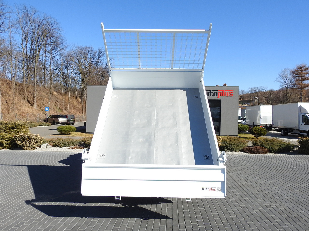 翻斗货车 FORD TRANSIT TIPPER DOUBLE CABIN DOKA 6 SEATS CRUISE CONTROL AIR CONDITIONING 130HP:图11 翻斗货车 FORD TRANSIT TIPPER DOUBLE CABIN DOKA 6 SEATS CRUISE CONTROL AIR CONDITIONING 130HP:图11