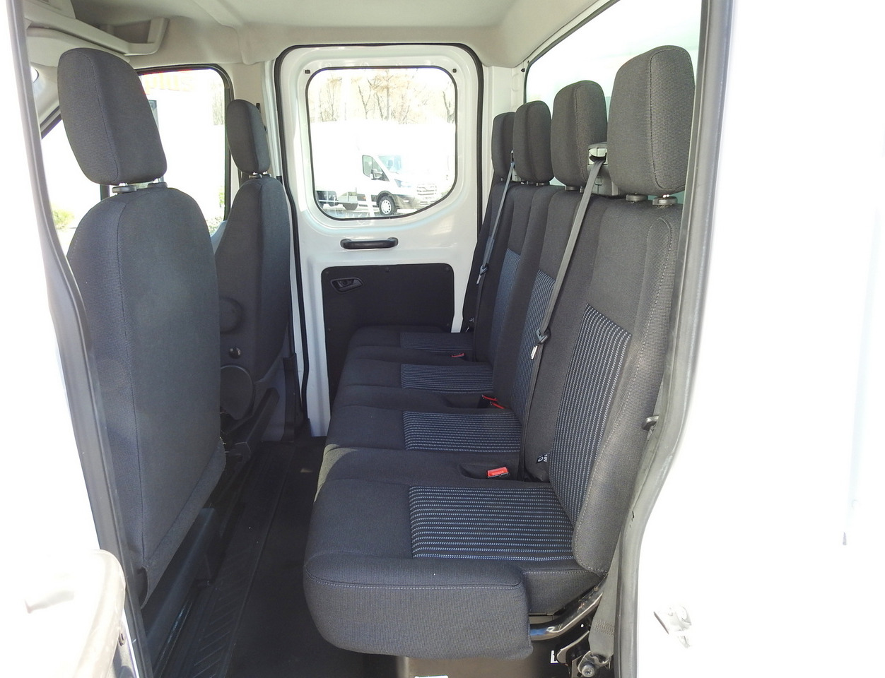 翻斗货车 FORD TRANSIT  TIPPER DOUBLE CABIN DOKA 6 SEATS CRUISE CONTROL AIR CONDITIONING  130HP：图41
