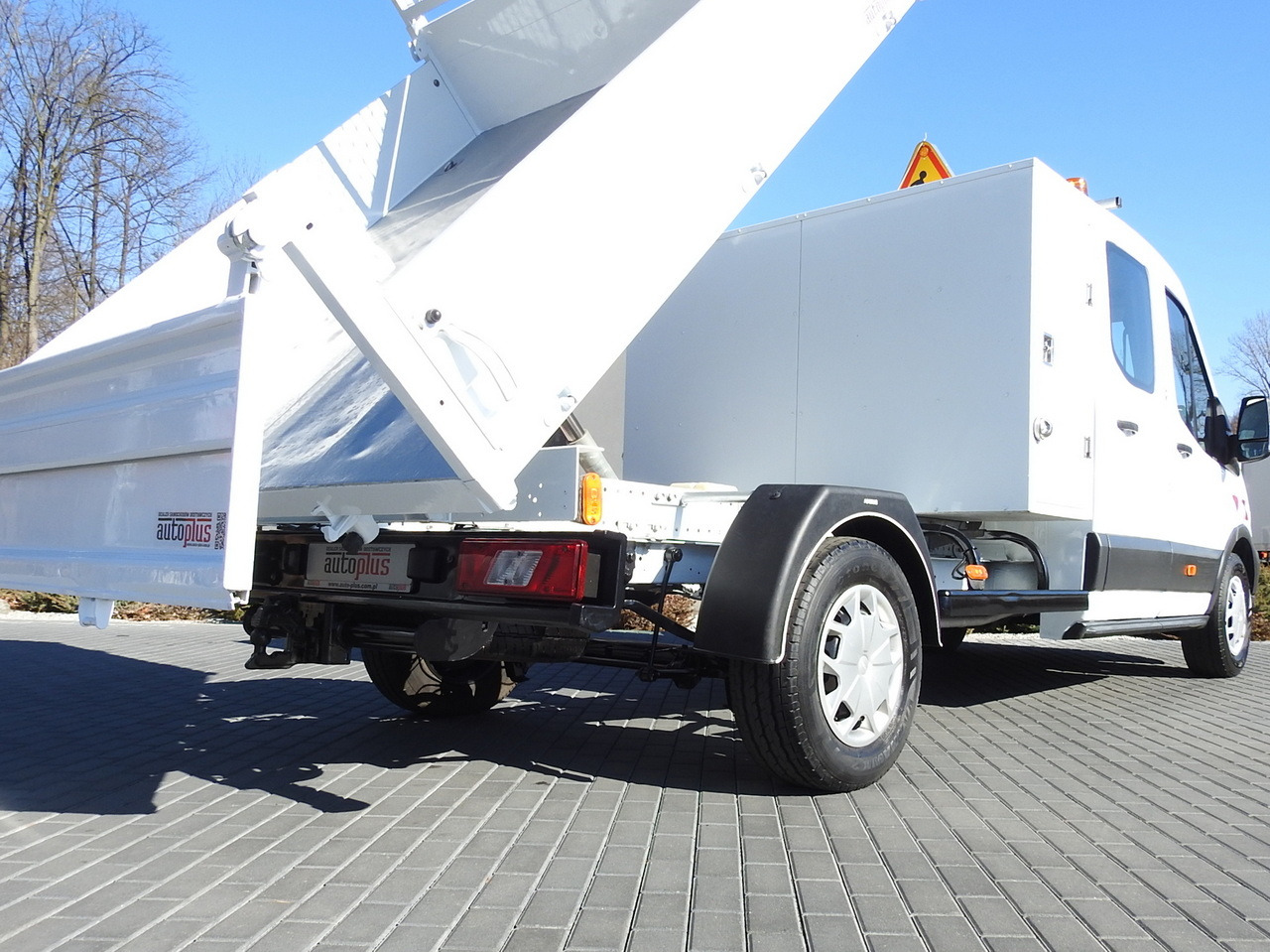 翻斗货车 FORD TRANSIT TIPPER DOUBLE CABIN DOKA 6 SEATS CRUISE CONTROL AIR CONDITIONING 130HP:图23 翻斗货车 FORD TRANSIT TIPPER DOUBLE CABIN DOKA 6 SEATS CRUISE CONTROL AIR CONDITIONING 130HP:图23