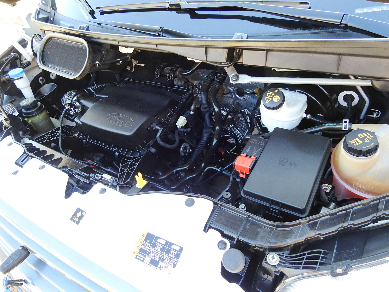 翻斗货车 FORD TRANSIT TIPPER DOUBLE CABIN DOKA 6 SEATS CRUISE CONTROL AIR CONDITIONING 130HP:图24 翻斗货车 FORD TRANSIT TIPPER DOUBLE CABIN DOKA 6 SEATS CRUISE CONTROL AIR CONDITIONING 130HP:图24