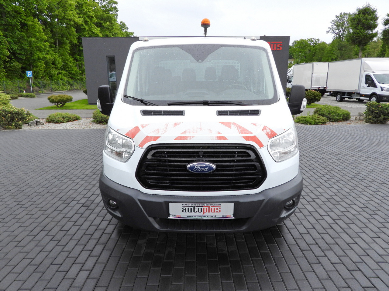FORD TRANSIT TIPPER DOUBLE CABIN DOKA 6 SEATS CRUISE CONTROL AIR CONDITIONING TWIN WHEELS 170HP - 小型货车:图5 FORD TRANSIT TIPPER DOUBLE CABIN DOKA 6 SEATS CRUISE CONTROL AIR CONDITIONING TWIN WHEELS 170HP - 小型货车:图5