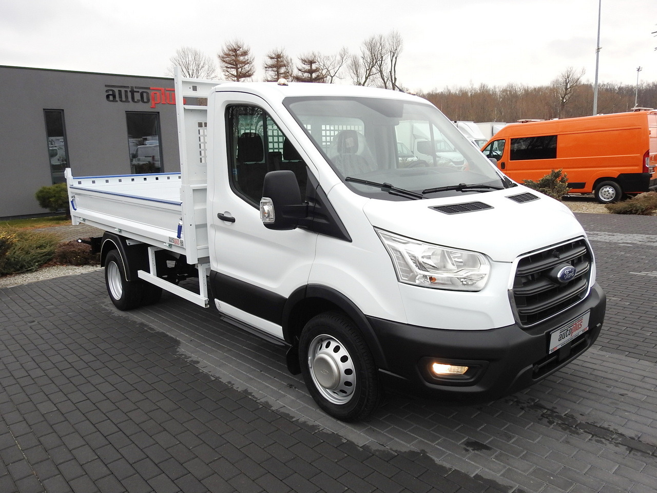FORD TRANSIT TIPPER LED LIGHTS TWIN WHEELS AIR CONDITIONING 130HP - 翻斗货车:图4 FORD TRANSIT TIPPER LED LIGHTS TWIN WHEELS AIR CONDITIONING 130HP - 翻斗货车:图4