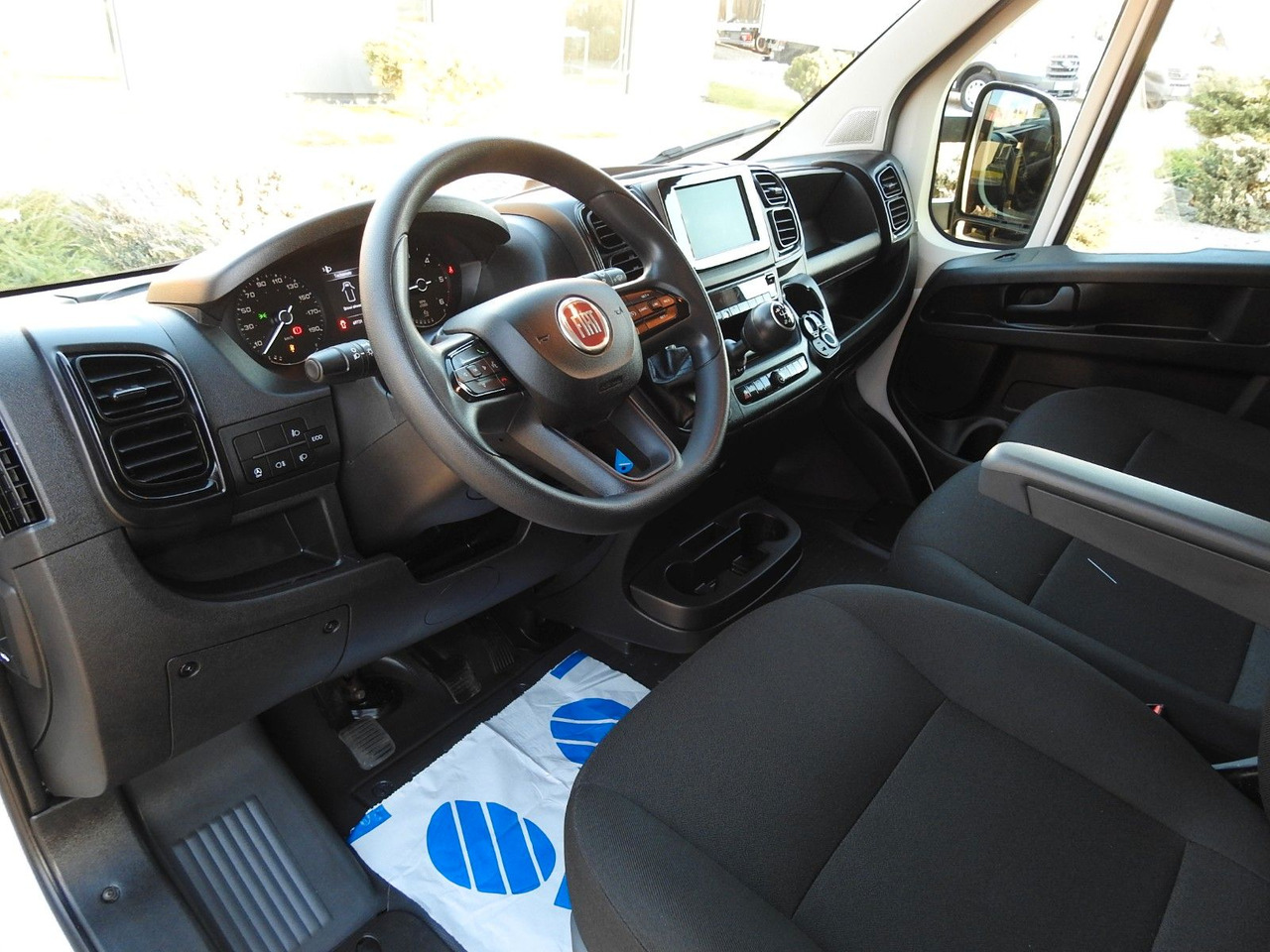 Fiat DUCATO KOFFER AUFZUG 8 PALETTEN TEMPOMAT - 厢式货车:图2 Fiat DUCATO KOFFER AUFZUG 8 PALETTEN TEMPOMAT - 厢式货车:图2
