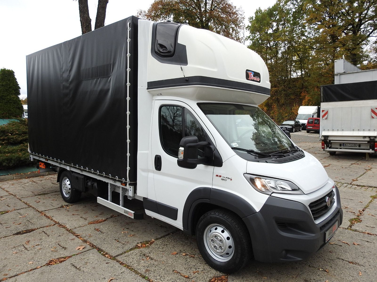 Fiat DUCATO PRITSCHE PLANE AUFZUG 8 PALETTEN WEBASTO - 侧帘货车:图4 Fiat DUCATO PRITSCHE PLANE AUFZUG 8 PALETTEN WEBASTO - 侧帘货车:图4