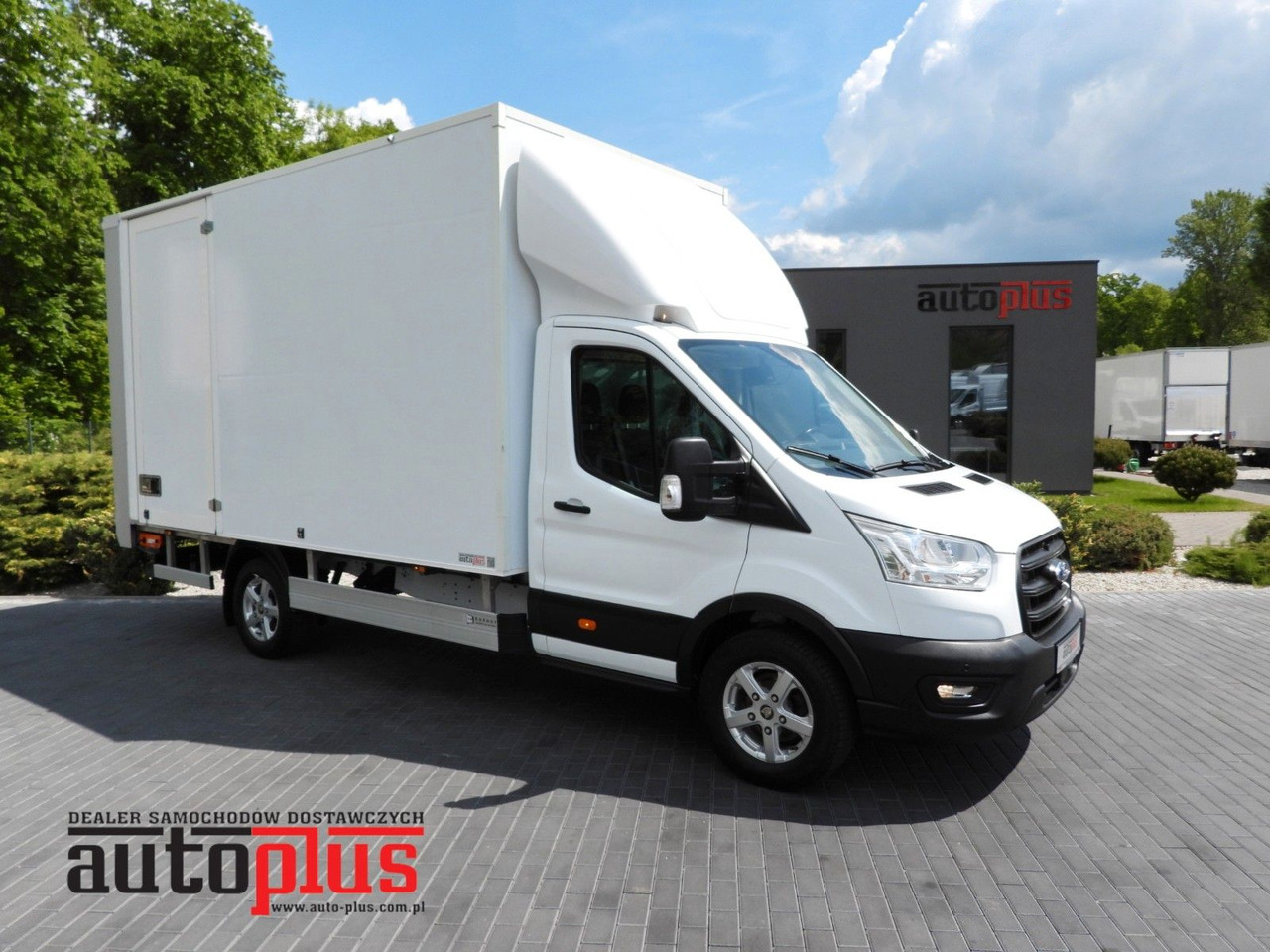 Ford TRANSIT KOFFER AUFZUG 8 PALETTEN TEMPOMAT - 厢式货车:图1 Ford TRANSIT KOFFER AUFZUG 8 PALETTEN TEMPOMAT - 厢式货车:图1