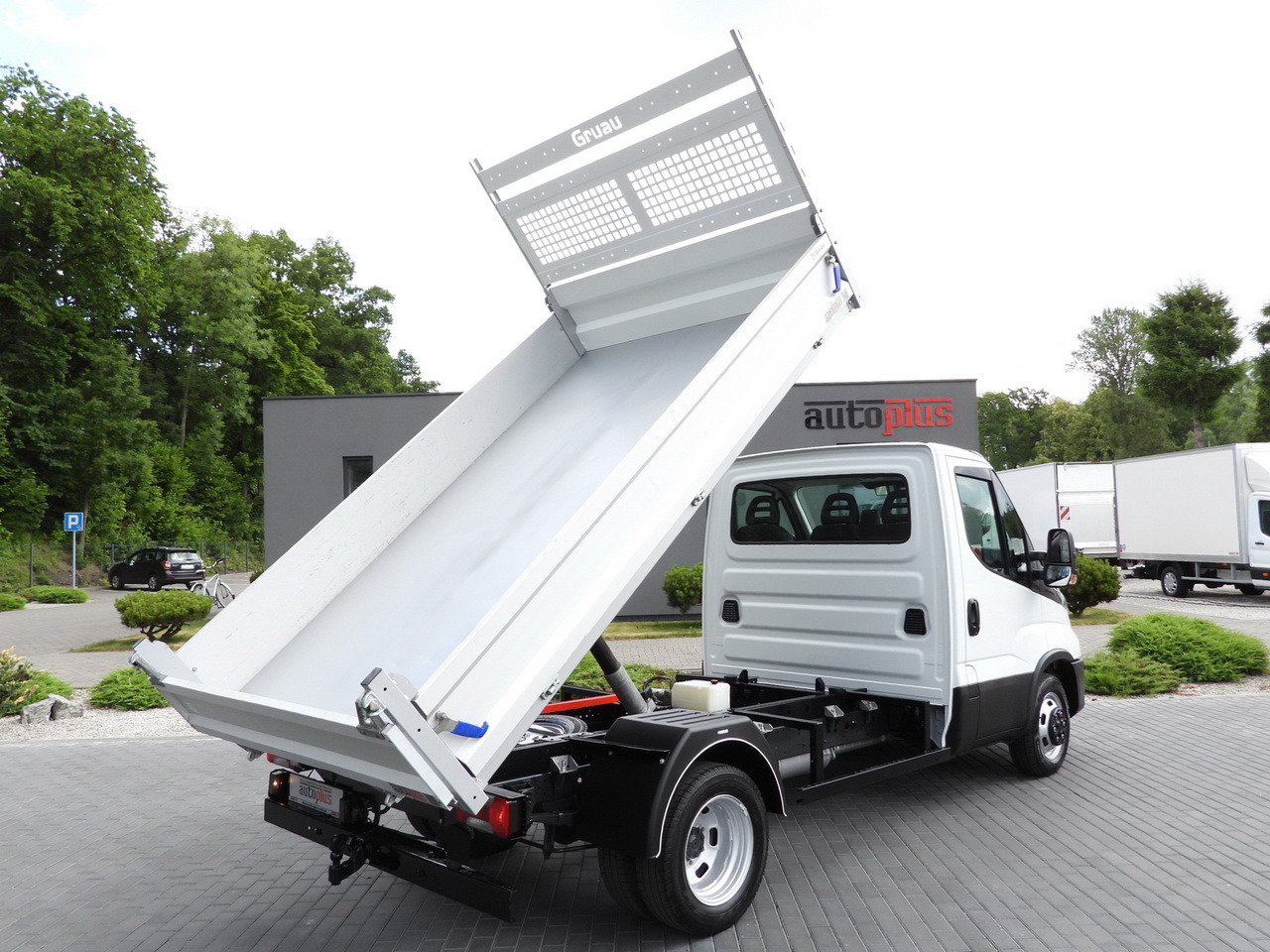 IVECO DAILY 35C14 CRUISE CONTROL TWIN WHEELS AIR CONDITIONING 140HP - 翻斗货车:图3 IVECO DAILY 35C14 CRUISE CONTROL TWIN WHEELS AIR CONDITIONING 140HP - 翻斗货车:图3