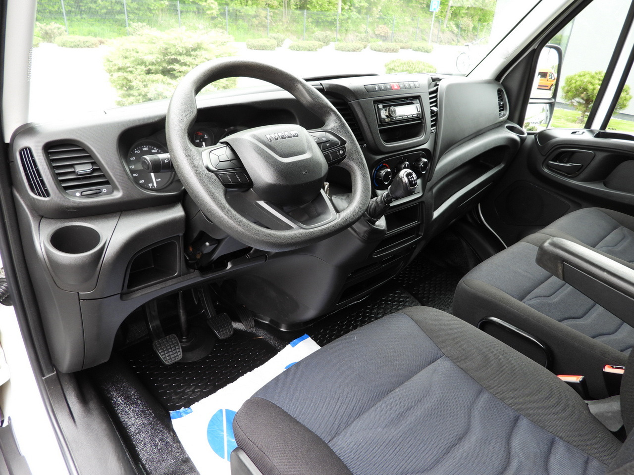IVECO DAILY 35C14 TIPPER CRUISE CONTROL TWIN WHEELS 140HP - 翻斗货车:图2 IVECO DAILY 35C14 TIPPER CRUISE CONTROL TWIN WHEELS 140HP - 翻斗货车:图2