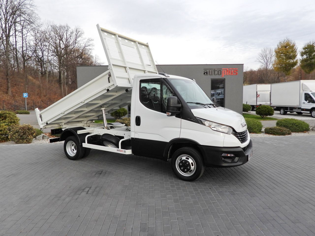 IVECO DAILY 35C14 TIPPER CRUISE CONTROL TWIN WHEELS AIR CONDITIONING 140HP - 翻斗货车:图4 IVECO DAILY 35C14 TIPPER CRUISE CONTROL TWIN WHEELS AIR CONDITIONING 140HP - 翻斗货车:图4