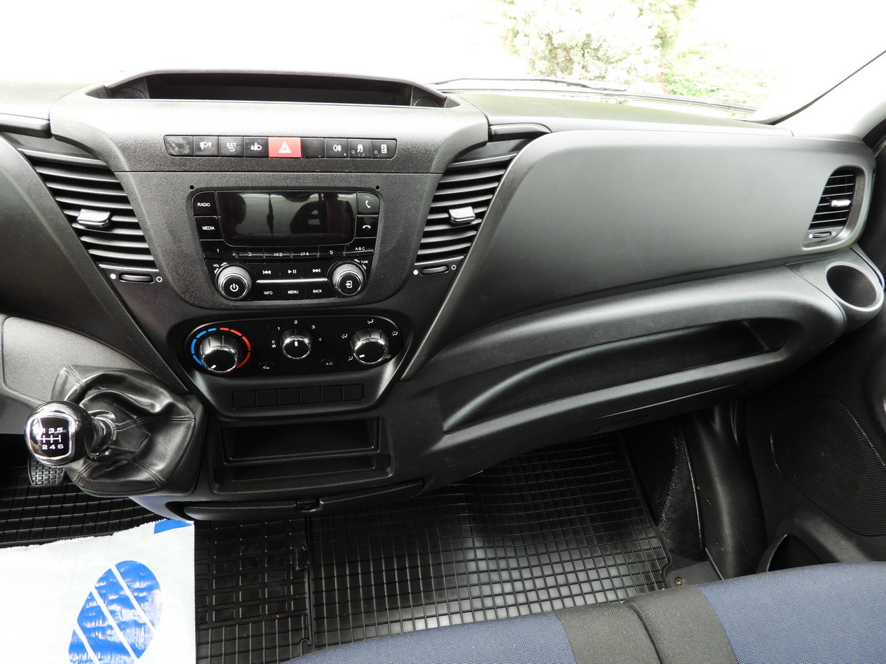 翻斗货车 IVECO DAILY 35C16 TIPPER CRUISE CONTROL TWIN WHEELS AIR CONDITIONING  160HP：图29