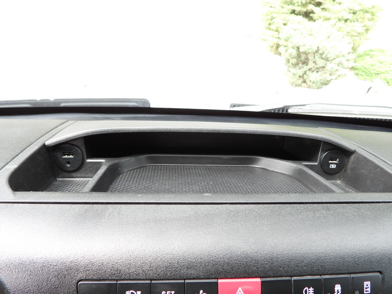 翻斗货车 IVECO DAILY 35C16 TIPPER CRUISE CONTROL TWIN WHEELS AIR CONDITIONING  160HP：图35