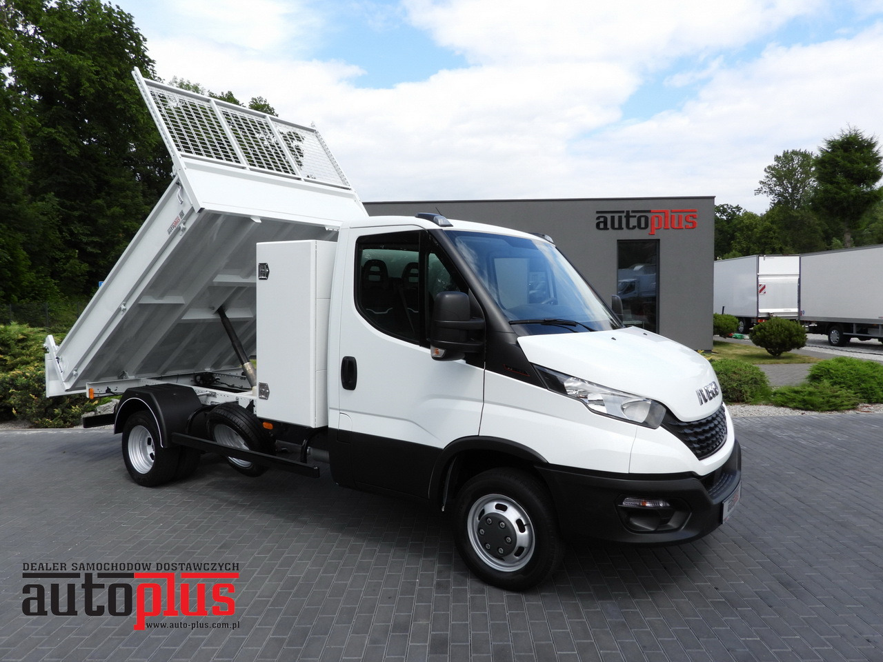 IVECO DAILY 35C16 TIPPER CRUISE CONTROL TWIN WHEELS AIR CONDITIONING 160HP - 翻斗货车:图1 IVECO DAILY 35C16 TIPPER CRUISE CONTROL TWIN WHEELS AIR CONDITIONING 160HP - 翻斗货车:图1