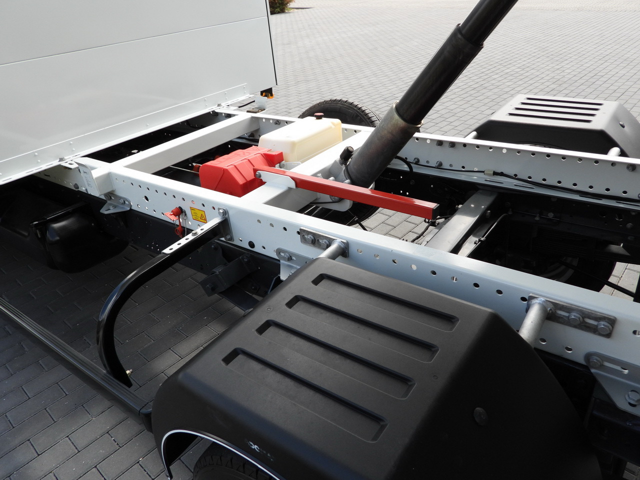 翻斗货车 IVECO DAILY 35C16 TIPPER CRUISE CONTROL TWIN WHEELS AIR CONDITIONING  160HP：图22