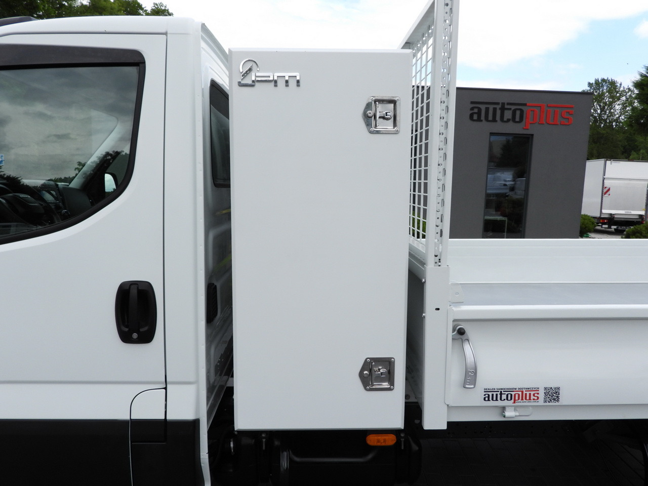 翻斗货车 IVECO DAILY 35C16 TIPPER CRUISE CONTROL TWIN WHEELS AIR CONDITIONING  160HP：图20