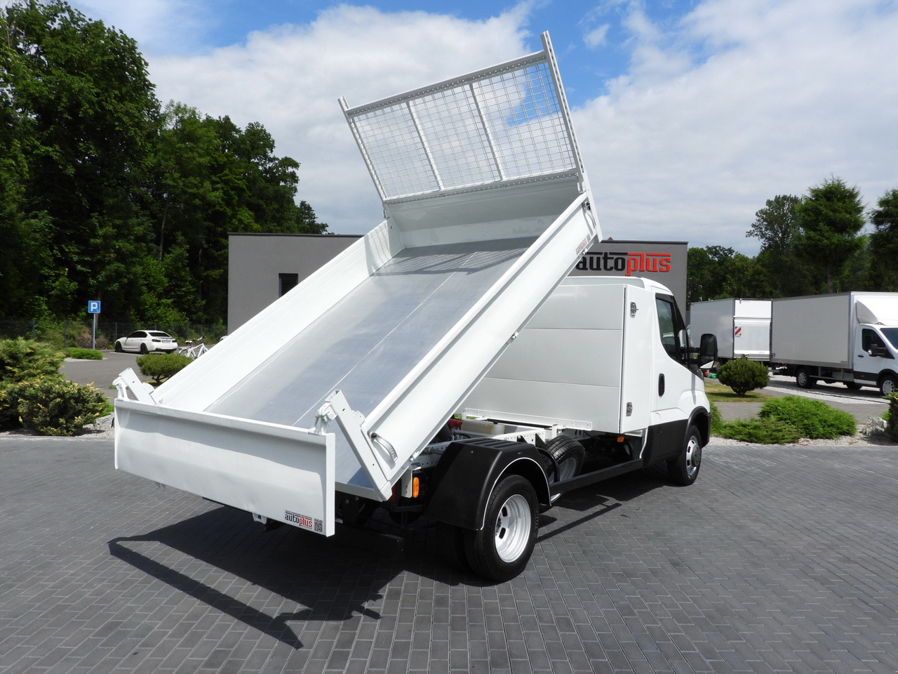 IVECO DAILY 35C16 TIPPER CRUISE CONTROL TWIN WHEELS AIR CONDITIONING 160HP - 翻斗货车:图3 IVECO DAILY 35C16 TIPPER CRUISE CONTROL TWIN WHEELS AIR CONDITIONING 160HP - 翻斗货车:图3