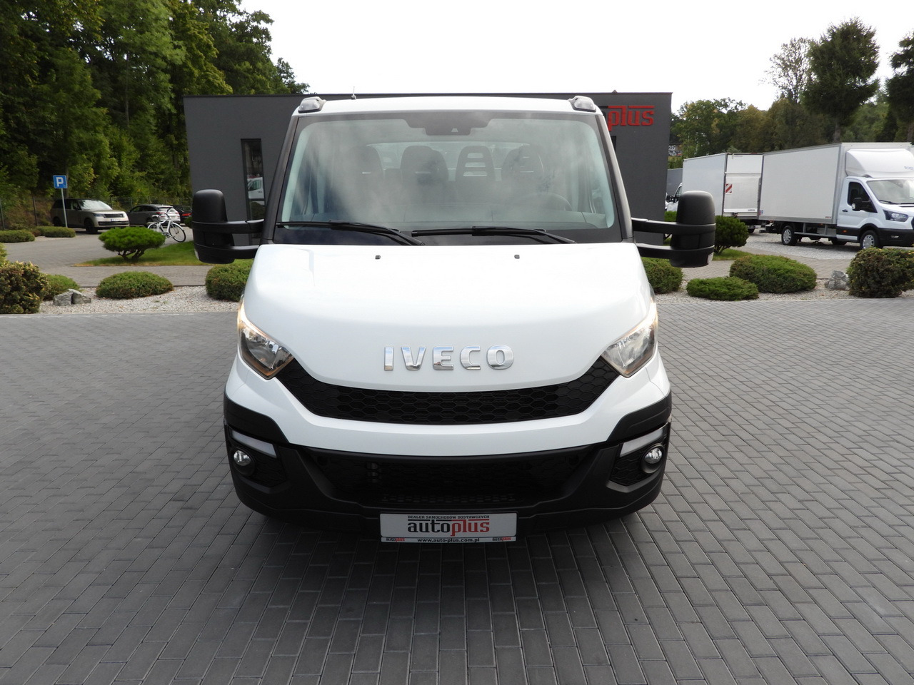 IVECO DAILY 35C17 STAKE BODY DOUBLE CABIN DOKA 7 SEATS CRUISE CONTROL TWIN WHEELS AIR CONDITIONING 170HP - 平板货车:图5 IVECO DAILY 35C17 STAKE BODY DOUBLE CABIN DOKA 7 SEATS CRUISE CONTROL TWIN WHEELS AIR CONDITIONING 170HP - 平板货车:图5