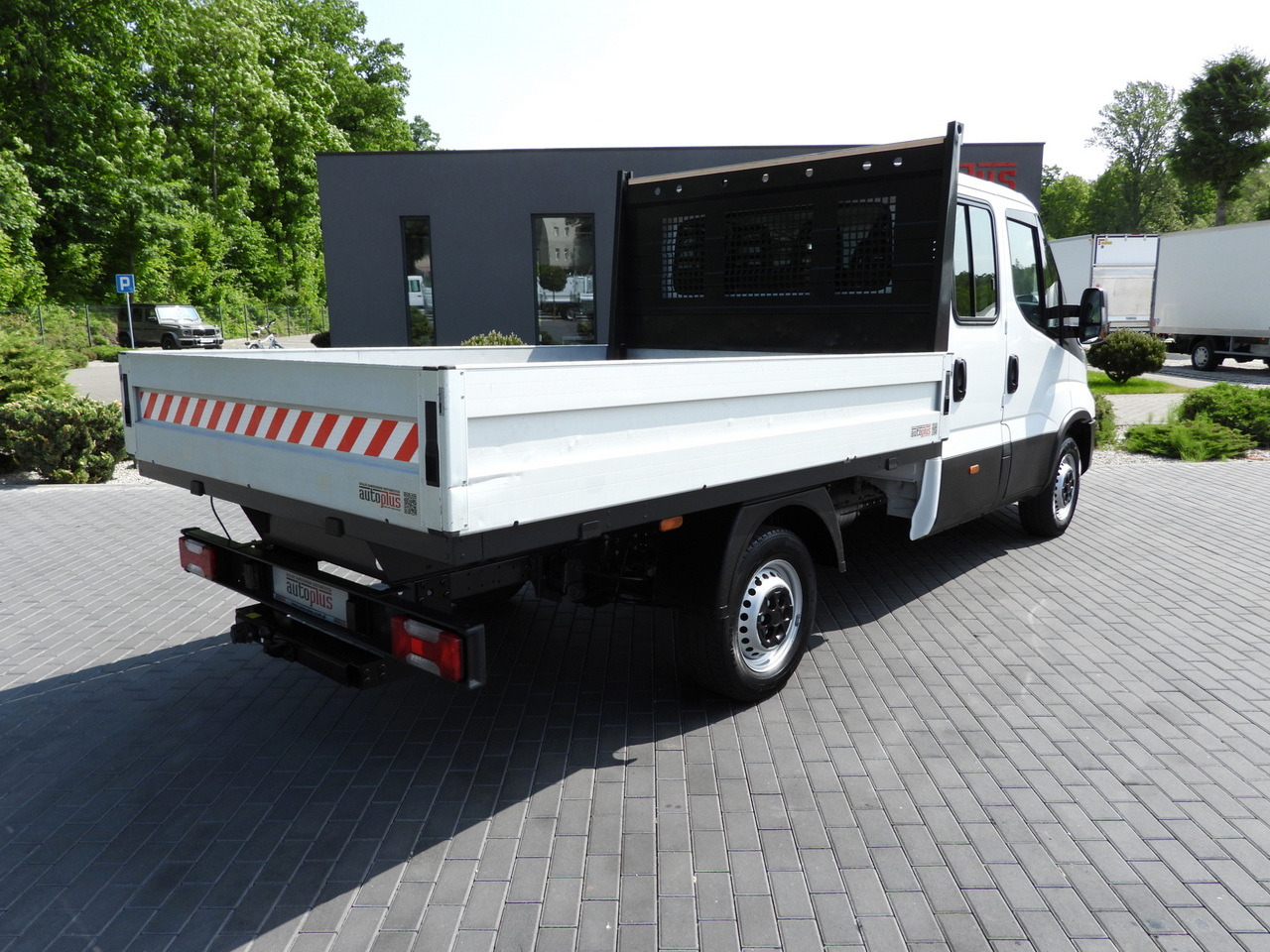 IVECO DAILY 35S12 STAKE BODY DOUBLE CABIN DOKA 7 SEATS AIR CONDITIONING 120HP - 康比货车:图3 IVECO DAILY 35S12 STAKE BODY DOUBLE CABIN DOKA 7 SEATS AIR CONDITIONING 120HP - 康比货车:图3