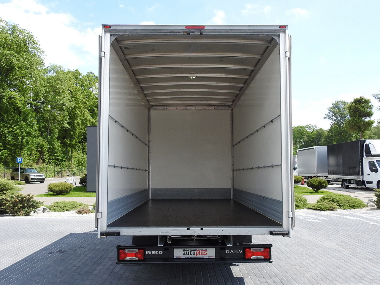 IVECO DAILY 35S14 8 PALLETS CRUISE CONTROL TWIN WHEELS AIR CONDITIONING 140HP 租赁 IVECO DAILY 35S14 8 PALLETS CRUISE CONTROL TWIN WHEELS AIR CONDITIONING 140HP:图11 IVECO DAILY 35S14 8 PALLETS CRUISE CONTROL TWIN WHEELS AIR CONDITIONING 140HP 租赁 IVECO DAILY 35S14 8 PALLETS CRUISE CONTROL TWIN WHEELS AIR CONDITIONING 140HP:图11