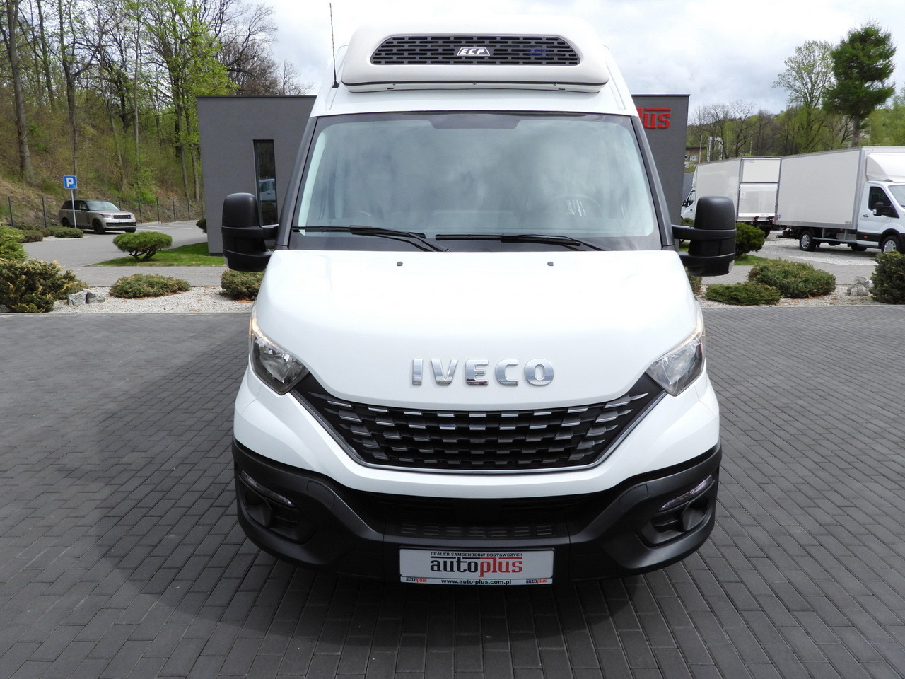 IVECO DAILY 35S14 REFRIGERATOR VAN 0*C POWER SUPPLY 230V CRUISE CONTROL AUTOMATIC TRANSMISSION HI-MATIC AIR CONDITIONING 140HP - 冷藏货车:图5 IVECO DAILY 35S14 REFRIGERATOR VAN 0*C POWER SUPPLY 230V CRUISE CONTROL AUTOMATIC TRANSMISSION HI-MATIC AIR CONDITIONING 140HP - 冷藏货车:图5