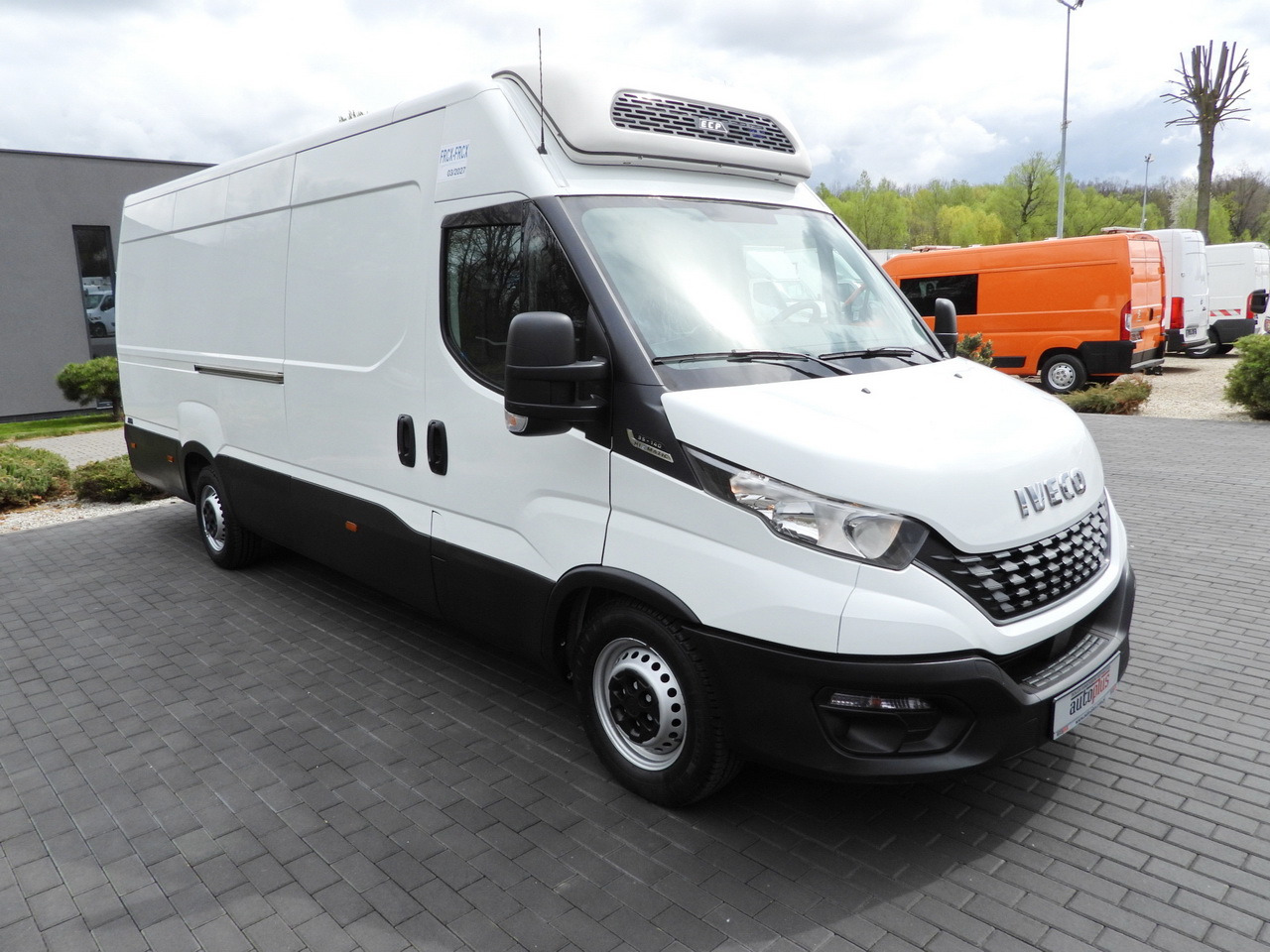 IVECO DAILY 35S14 REFRIGERATOR VAN 0*C POWER SUPPLY 230V CRUISE CONTROL AUTOMATIC TRANSMISSION HI-MATIC AIR CONDITIONING 140HP - 冷藏货车:图4 IVECO DAILY 35S14 REFRIGERATOR VAN 0*C POWER SUPPLY 230V CRUISE CONTROL AUTOMATIC TRANSMISSION HI-MATIC AIR CONDITIONING 140HP - 冷藏货车:图4