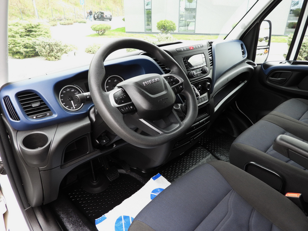 IVECO DAILY 35S14 REFRIGERATOR VAN 0*C POWER SUPPLY 230V CRUISE CONTROL AUTOMATIC TRANSMISSION HI-MATIC AIR CONDITIONING 140HP - 冷藏货车:图2 IVECO DAILY 35S14 REFRIGERATOR VAN 0*C POWER SUPPLY 230V CRUISE CONTROL AUTOMATIC TRANSMISSION HI-MATIC AIR CONDITIONING 140HP - 冷藏货车:图2