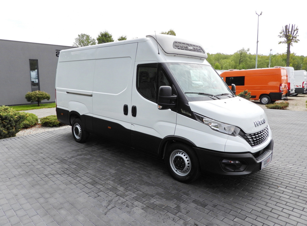IVECO DAILY 35S14 REFRIGERATOR VAN -10*C POWER SUPPLY 230V CRUISE CONTROL AUTOMATIC TRANSMISSION HI-MATIC AIR CONDITIONING 140HP - 冷藏货车:图4 IVECO DAILY 35S14 REFRIGERATOR VAN -10*C POWER SUPPLY 230V CRUISE CONTROL AUTOMATIC TRANSMISSION HI-MATIC AIR CONDITIONING 140HP - 冷藏货车:图4