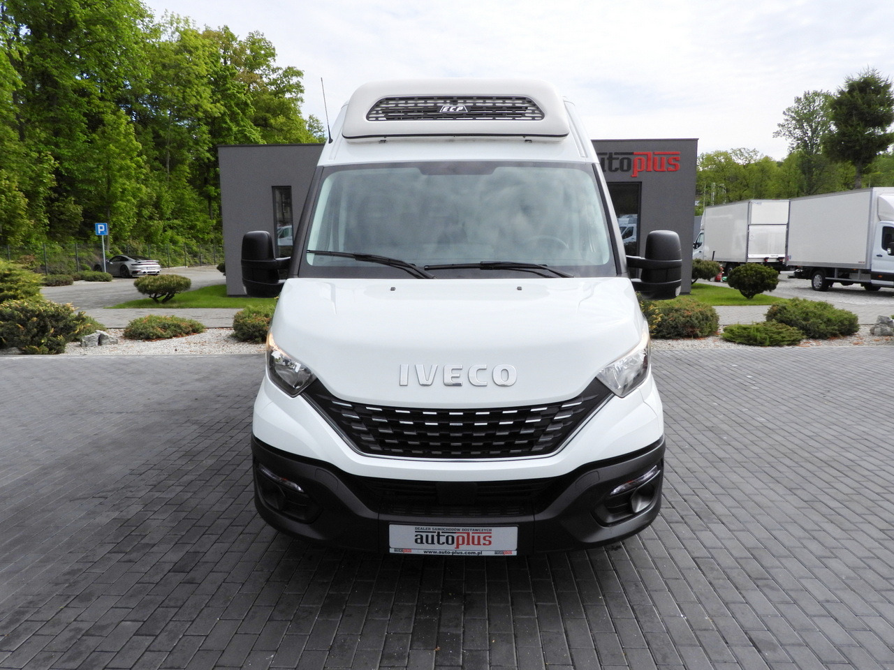 IVECO DAILY 35S14 REFRIGERATOR VAN -10*C POWER SUPPLY 230V CRUISE CONTROL AUTOMATIC TRANSMISSION HI-MATIC AIR CONDITIONING 140HP - 冷藏货车:图5 IVECO DAILY 35S14 REFRIGERATOR VAN -10*C POWER SUPPLY 230V CRUISE CONTROL AUTOMATIC TRANSMISSION HI-MATIC AIR CONDITIONING 140HP - 冷藏货车:图5