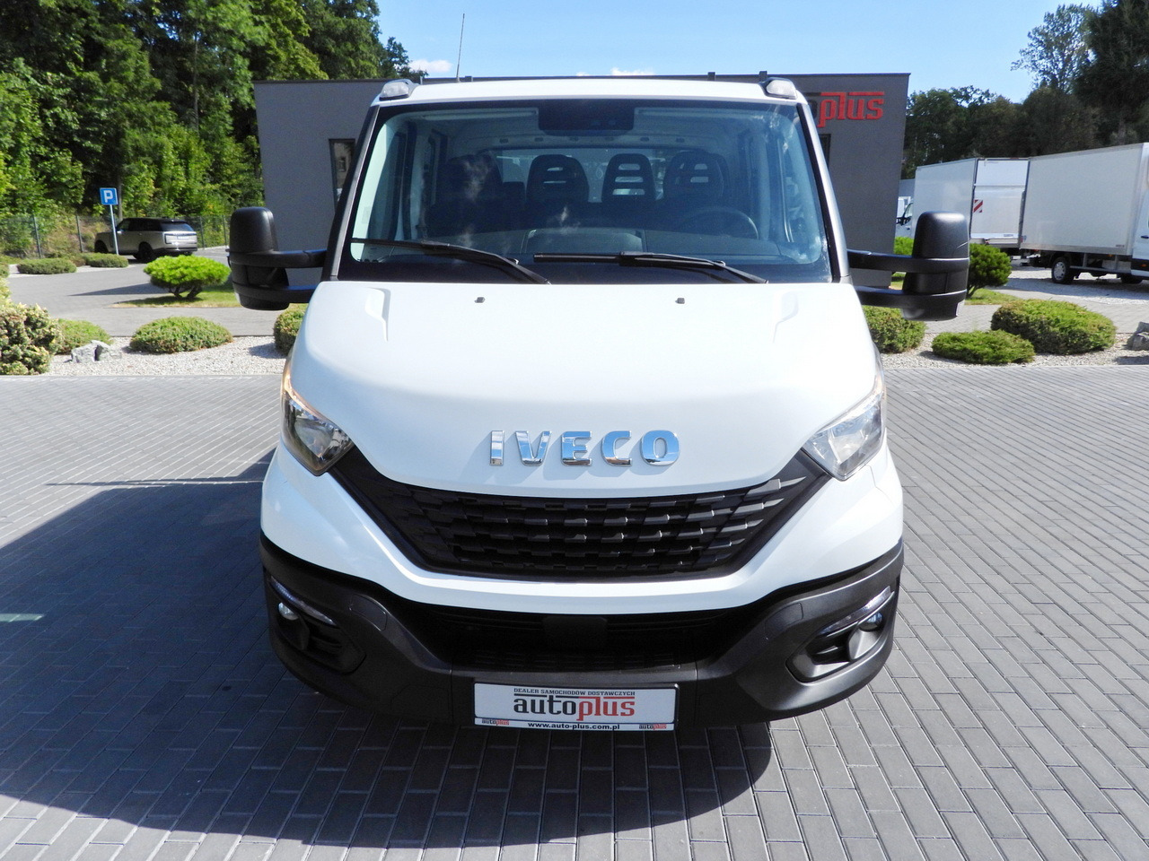 IVECO DAILY 35S14 STAKE BODY DOUBLE CABIN DOKA 7 SEATS CRUISE CONTROL AIR CONDITIONING 135HP - 平板货车:图5 IVECO DAILY 35S14 STAKE BODY DOUBLE CABIN DOKA 7 SEATS CRUISE CONTROL AIR CONDITIONING 135HP - 平板货车:图5