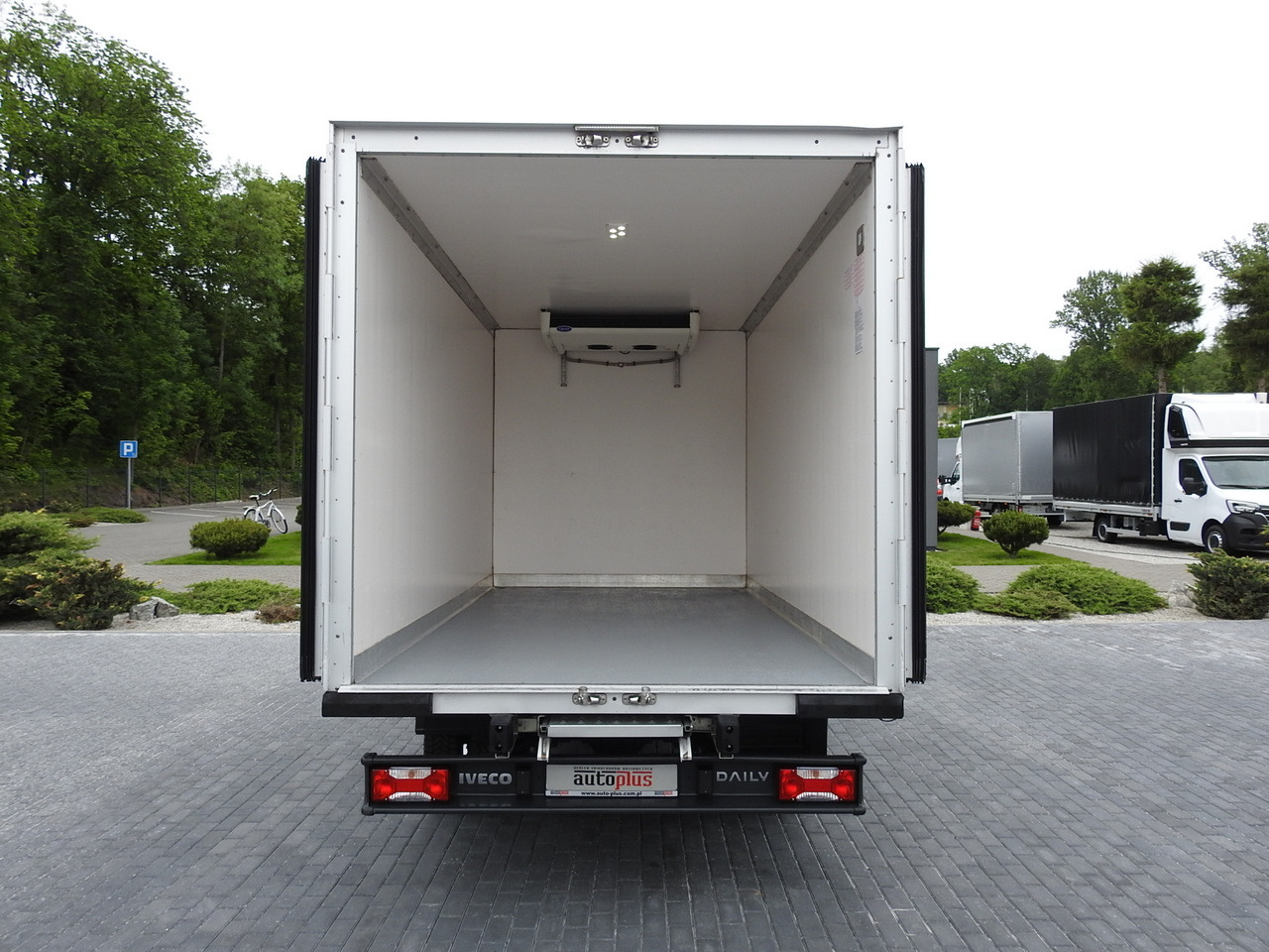 冷藏货车 IVECO DAILY 35S15 REGRIGERATOR BOX -12*C 8 PALLETS CRUISE CONTROL TWIN WHEELS AIR CONDITIONING  150HP：图11