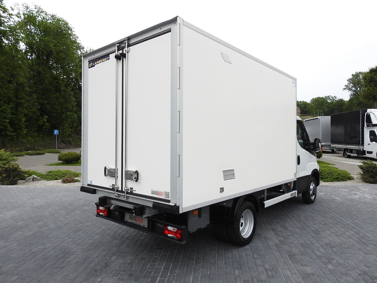 IVECO DAILY 35S15 REGRIGERATOR BOX -12*C 8 PALLETS CRUISE CONTROL TWIN WHEELS AIR CONDITIONING 150HP - 冷藏货车:图3 IVECO DAILY 35S15 REGRIGERATOR BOX -12*C 8 PALLETS CRUISE CONTROL TWIN WHEELS AIR CONDITIONING 150HP - 冷藏货车:图3