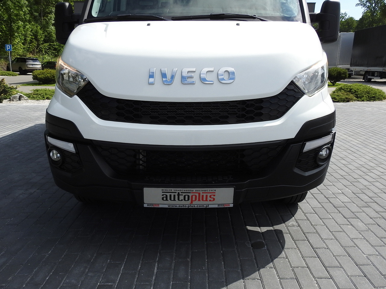 冷藏货车 IVECO DAILY 35S15 REGRIGERATOR BOX -12*C 8 PALLETS CRUISE CONTROL TWIN WHEELS AIR CONDITIONING  150HP：图14