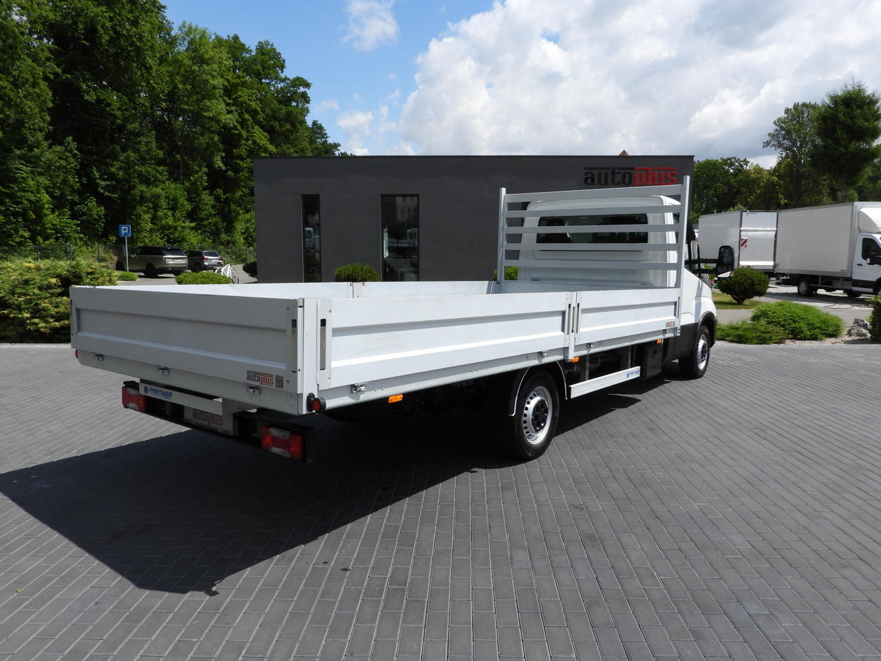 IVECO DAILY 35S16 STAKE BODY 10 PALLETS CRUISE CONTROL AIR CONDITIONING 160HP - 平板货车:图3 IVECO DAILY 35S16 STAKE BODY 10 PALLETS CRUISE CONTROL AIR CONDITIONING 160HP - 平板货车:图3