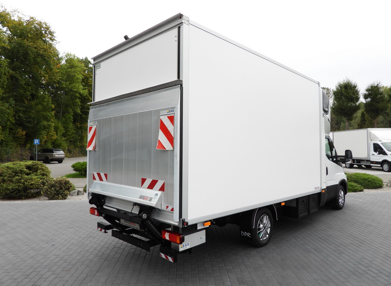 IVECO DAILY 35S18 BOX HI-MATIC LIFT 8 PALLETS CRUISE CONTROL NAVIGATION LED LIGHTS PNEUMATICS AUTOMATIC TRANSMISSION HI-MATIC AIR CONDITIONING 180HP - 厢式货车:图3 IVECO DAILY 35S18 BOX HI-MATIC LIFT 8 PALLETS CRUISE CONTROL NAVIGATION LED LIGHTS PNEUMATICS AUTOMATIC TRANSMISSION HI-MATIC AIR CONDITIONING 180HP - 厢式货车:图3