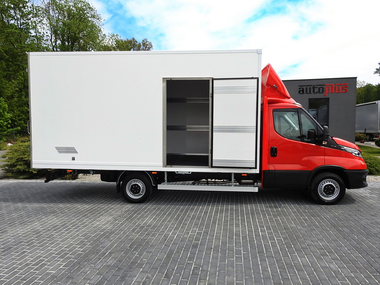 IVECO DAILY 35S18 NEW BOX 10 PALLETS CRUISE CONTROL NAVIGATION AIR CONDITIONING LED LIGHTS GUARANTEE  180HP 租赁 IVECO DAILY 35S18 NEW BOX 10 PALLETS CRUISE CONTROL NAVIGATION AIR CONDITIONING LED LIGHTS GUARANTEE  180HP：图8