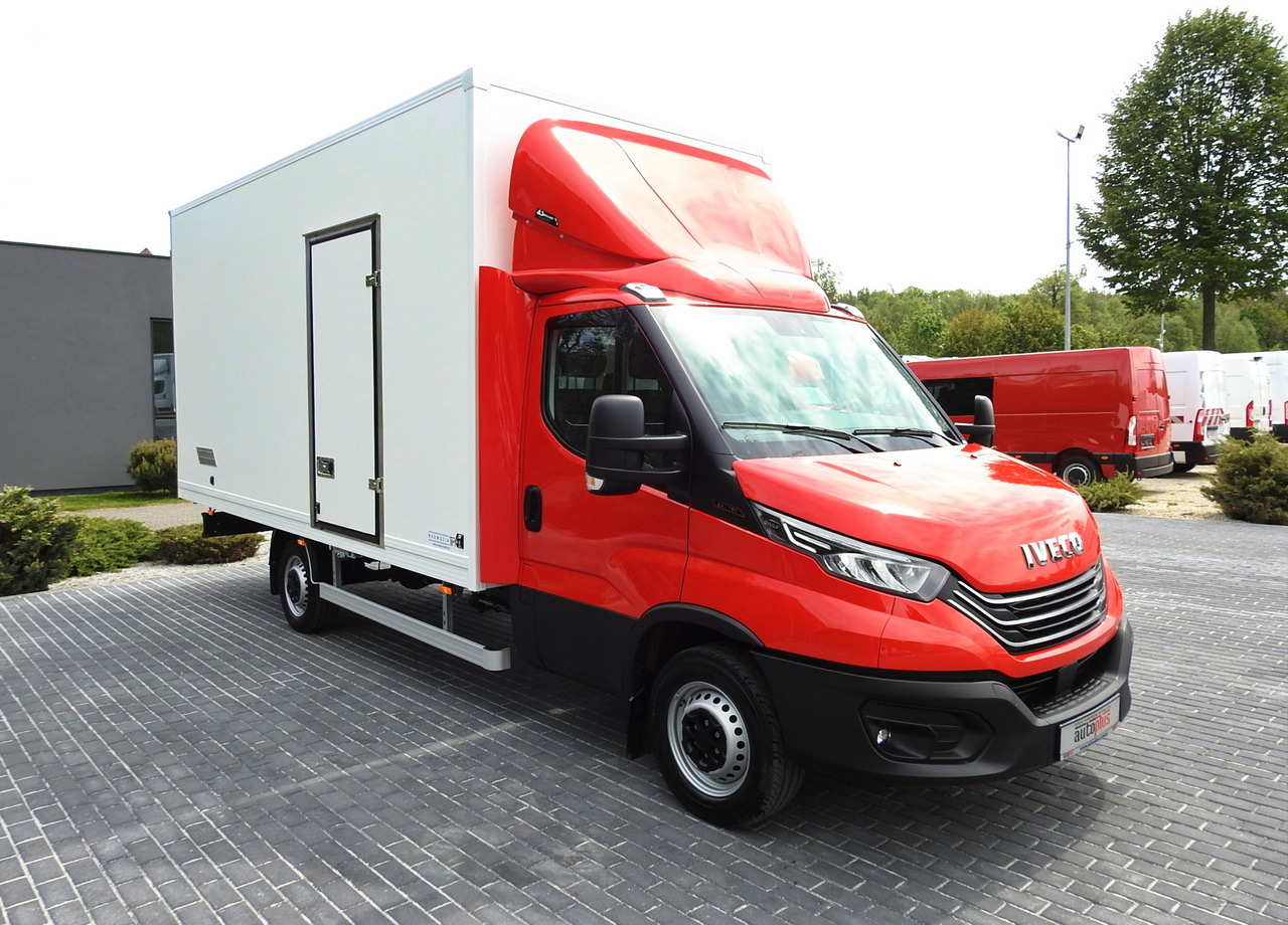 IVECO DAILY 35S18 NEW BOX 10 PALLETS CRUISE CONTROL NAVIGATION AIR CONDITIONING LED LIGHTS GUARANTEE 180HP - 厢式货车:图4 IVECO DAILY 35S18 NEW BOX 10 PALLETS CRUISE CONTROL NAVIGATION AIR CONDITIONING LED LIGHTS GUARANTEE 180HP - 厢式货车:图4