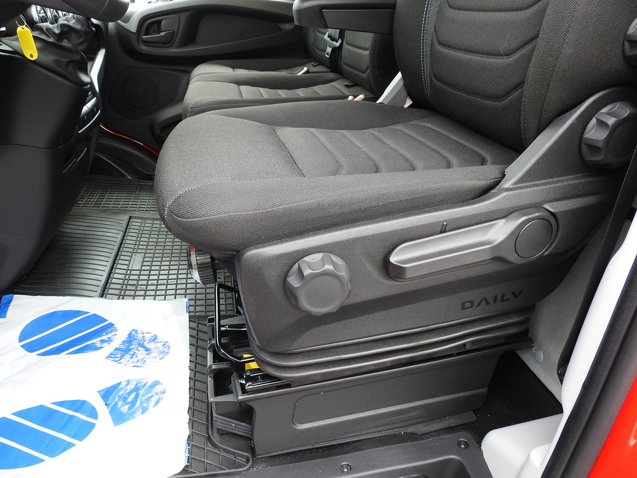 IVECO DAILY 35S18 NEW BOX 10 PALLETS CRUISE CONTROL NAVIGATION AIR CONDITIONING LED LIGHTS GUARANTEE  180HP 租赁 IVECO DAILY 35S18 NEW BOX 10 PALLETS CRUISE CONTROL NAVIGATION AIR CONDITIONING LED LIGHTS GUARANTEE  180HP：图32